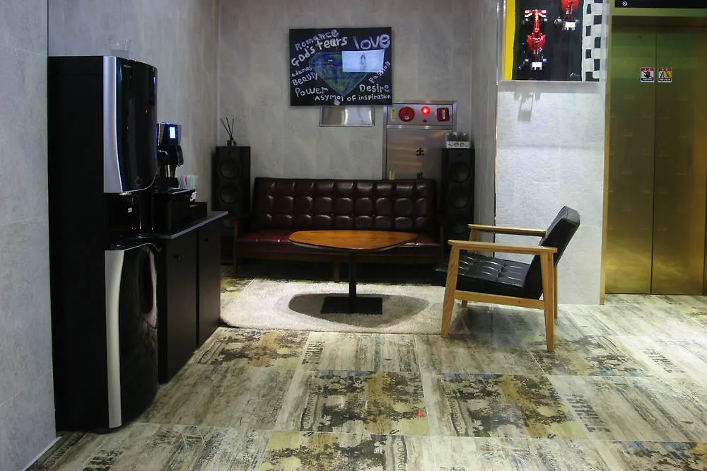 Show Hotel Busan 2*,